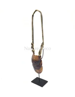 Schelpenketting op voet #1