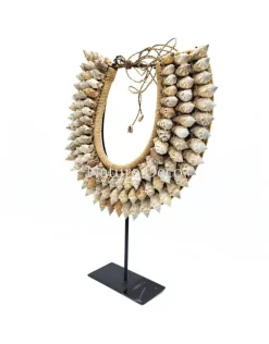 Schelpenketting op voet #7