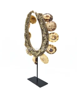 Schelpenketting op voet #10