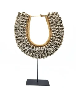 Schelpenketting op voet #6